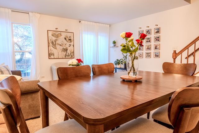 142 Kennebunk Court, Glendale Heights, IL 60139