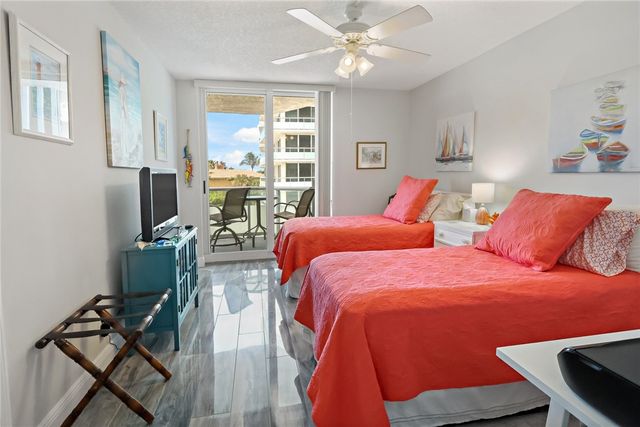 3554 Ocean Drive 402S, Vero Beach, FL 32963
