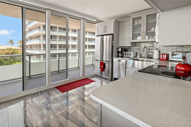 3554 Ocean Drive 402S, Vero Beach, FL 32963