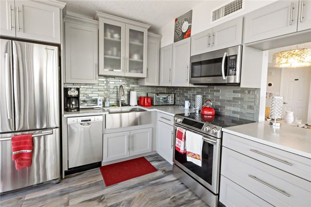 3554 Ocean Drive 402S, Vero Beach, FL 32963