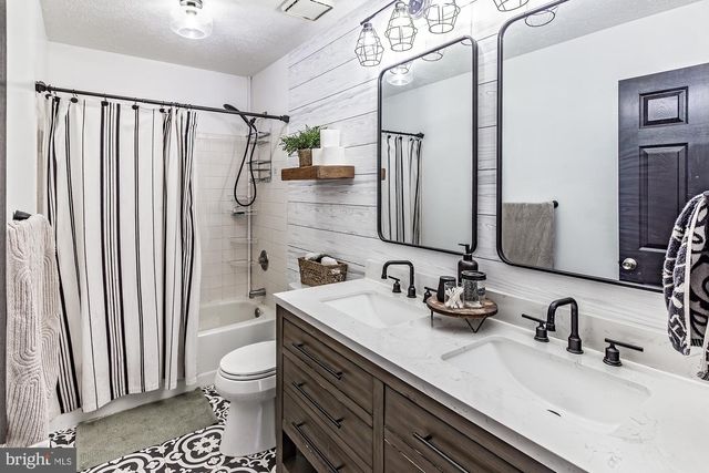 525 HAMILTON AVE, Lumberton, NJ 08048