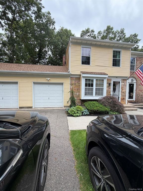 1 Thornton, Yaphank, NY 11980