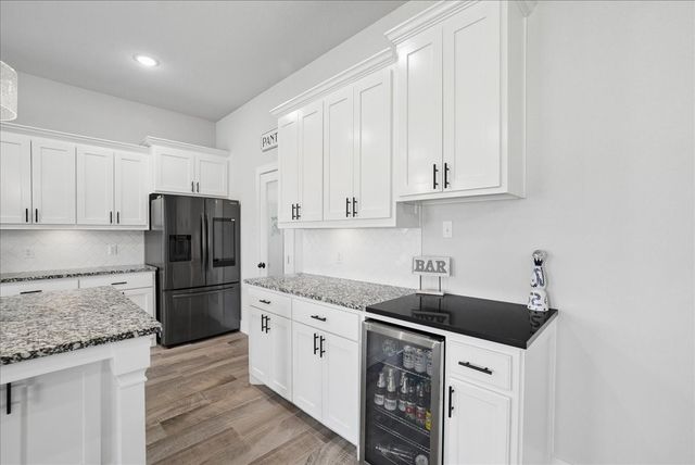 1005 Paradise Parkway, Poolville, TX 76487