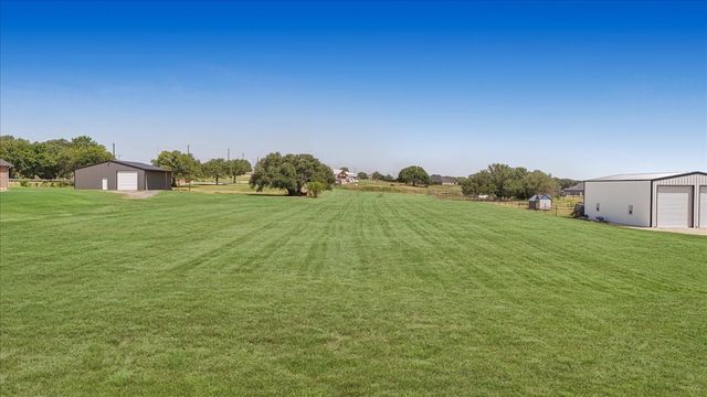 1005 Paradise Parkway, Poolville, TX 76487