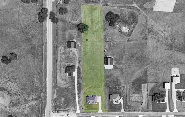 1005 Paradise Parkway, Poolville, TX 76487