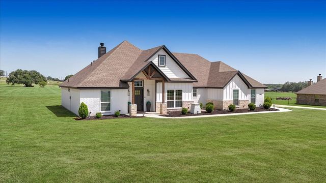 1005 Paradise Parkway, Poolville, TX 76487