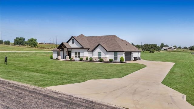 1005 Paradise Parkway, Poolville, TX 76487