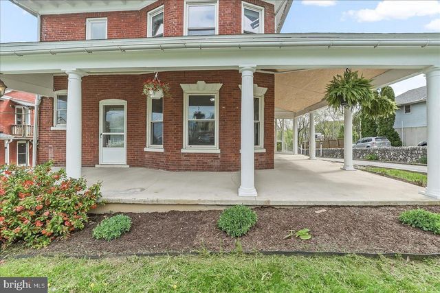 825 PEQUEA AVE, Gap, PA 17527
