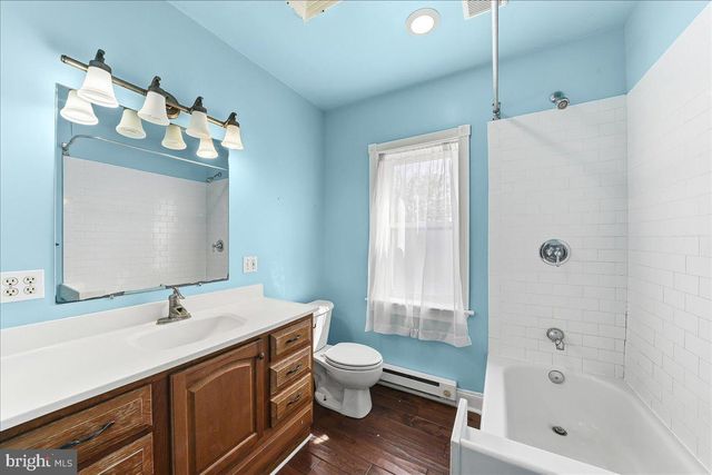 825 PEQUEA AVE, Gap, PA 17527