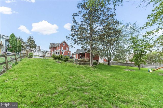 825 PEQUEA AVE, Gap, PA 17527