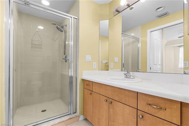 1137 Van Loon Commons CIR 203, Cape Coral, FL 33909