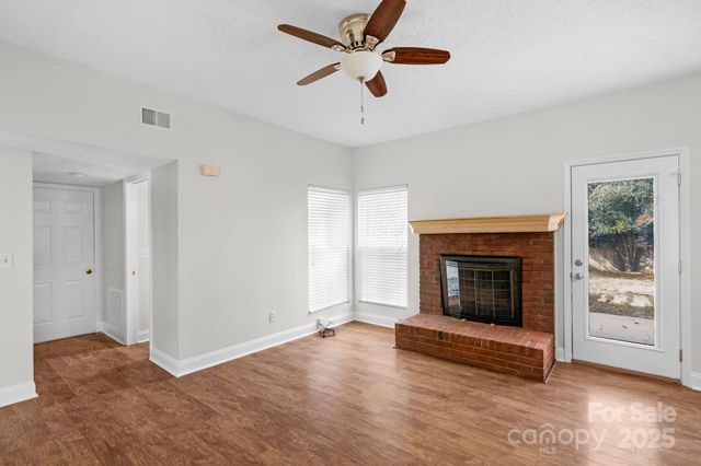 6109 Tartan Green Court, Charlotte, NC 28227