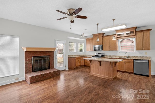 6109 Tartan Green Court, Charlotte, NC 28227