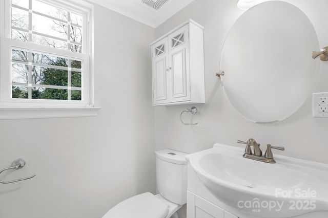 6109 Tartan Green Court, Charlotte, NC 28227