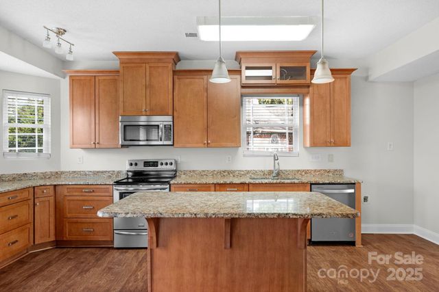 6109 Tartan Green Court, Charlotte, NC 28227