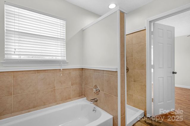 6109 Tartan Green Court, Charlotte, NC 28227