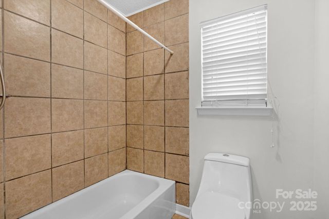 6109 Tartan Green Court, Charlotte, NC 28227