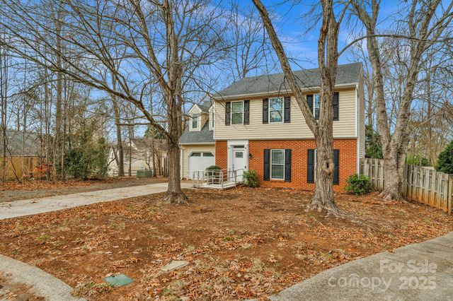 6109 Tartan Green Court, Charlotte, NC 28227
