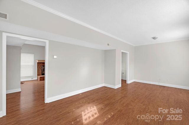 6109 Tartan Green Court, Charlotte, NC 28227