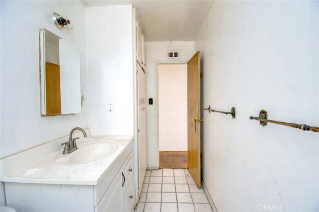 585 N Wendy Drive, Newbury Park, CA 91320