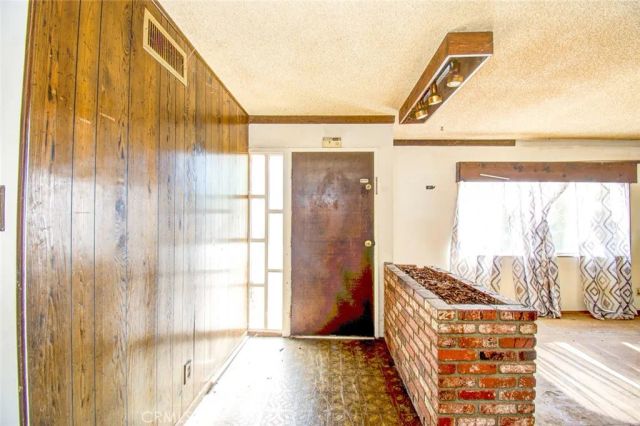 585 N Wendy Drive, Newbury Park, CA 91320