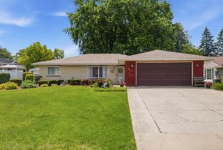 1410 Austin Avenue, Aurora, IL 60505