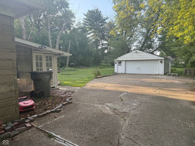 1607 E Stop 12 Road, Indianapolis, IN 46227