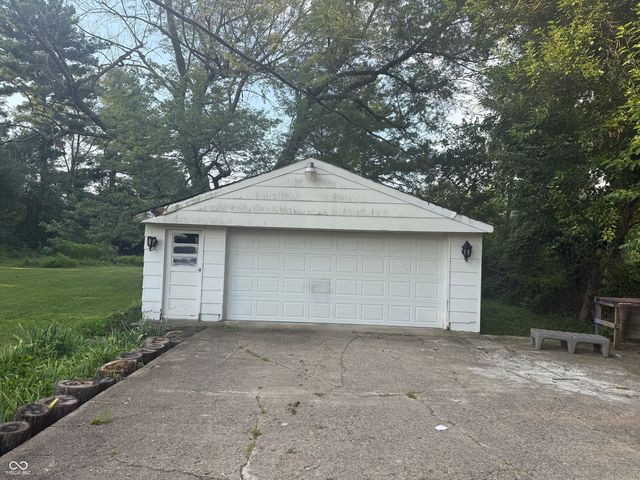 1607 E Stop 12 Road, Indianapolis, IN 46227