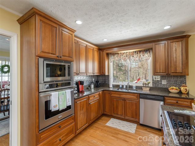 71 W Fairway Drive, Etowah, NC 28729