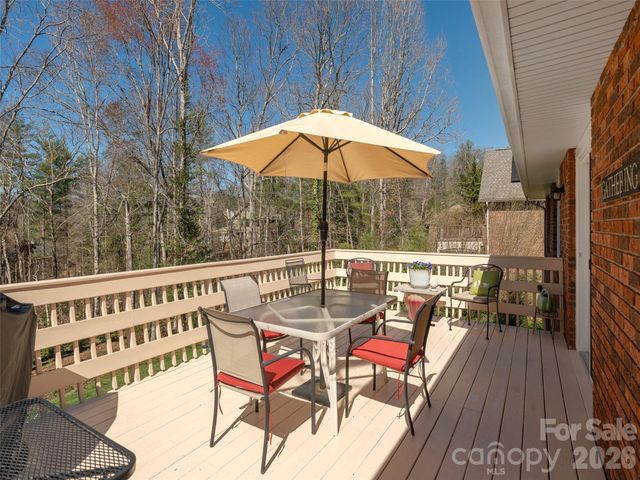 71 W Fairway Drive, Etowah, NC 28729