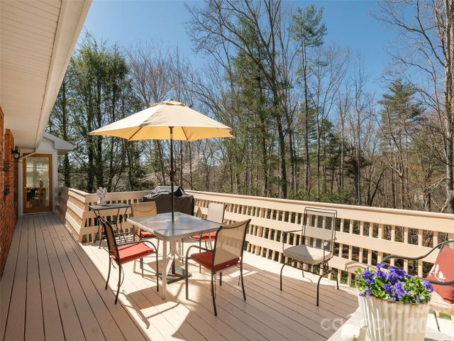 71 W Fairway Drive, Etowah, NC 28729