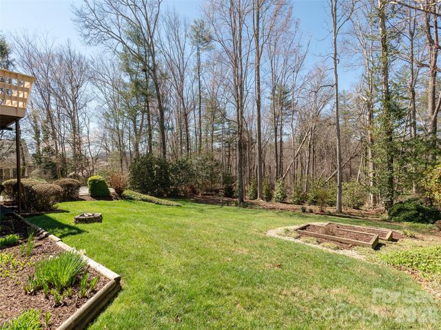 71 W Fairway Drive, Etowah, NC 28729