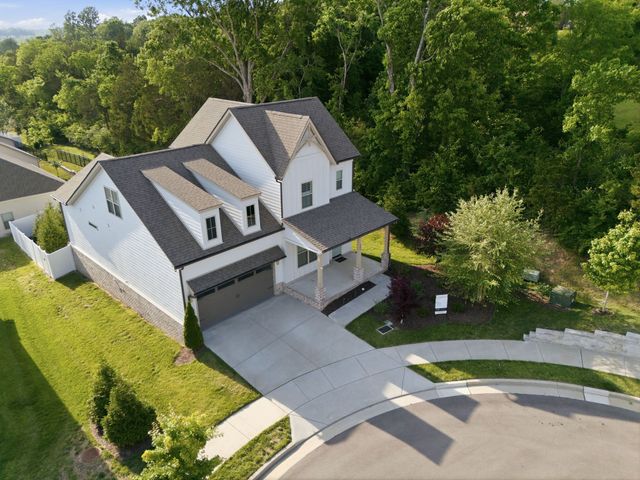 905 Chick Ct, Brentwood, TN 37027