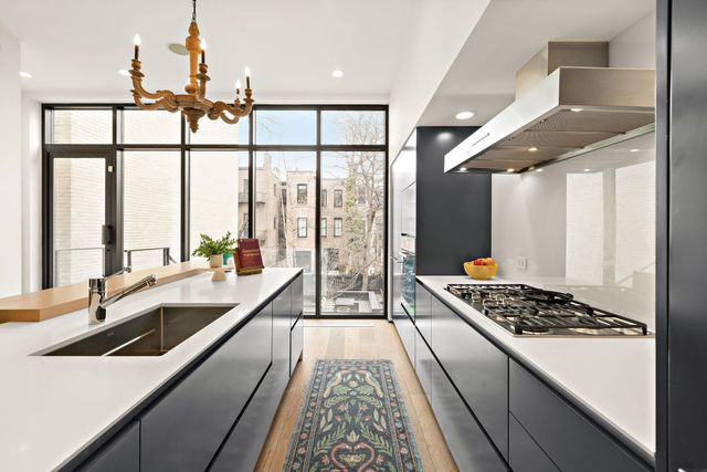 926 HUDSON ST, Hoboken, NJ 07030