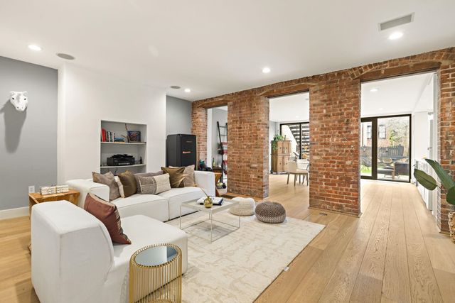 926 HUDSON ST, Hoboken, NJ 07030