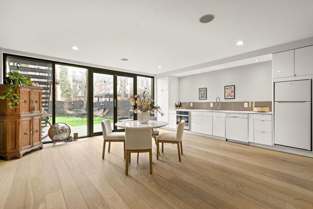 926 HUDSON ST, Hoboken, NJ 07030