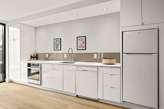 926 HUDSON ST, Hoboken, NJ 07030