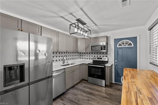 236 Woodview AVE, Norfolk, VA 23505