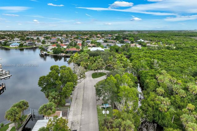 2309 20th Place, Cape Coral, FL 33990