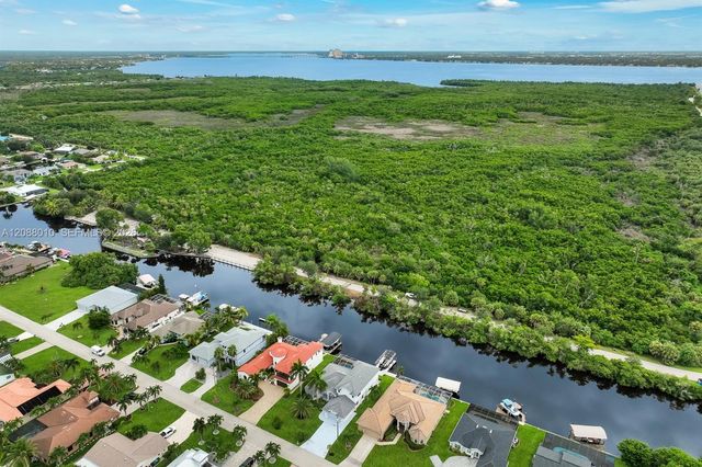 2309 20th Place, Cape Coral, FL 33990