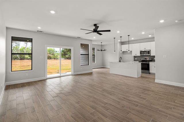 5405 Stonegate Circle, Granbury, TX 76048