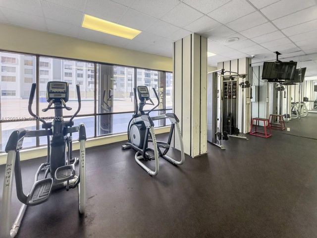 2750 NE 183rd Street 407, Aventura, FL 33160