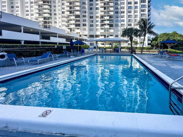 2750 NE 183rd Street 407, Aventura, FL 33160