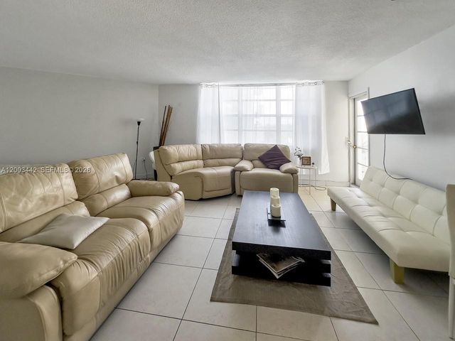 2750 NE 183rd Street 407, Aventura, FL 33160
