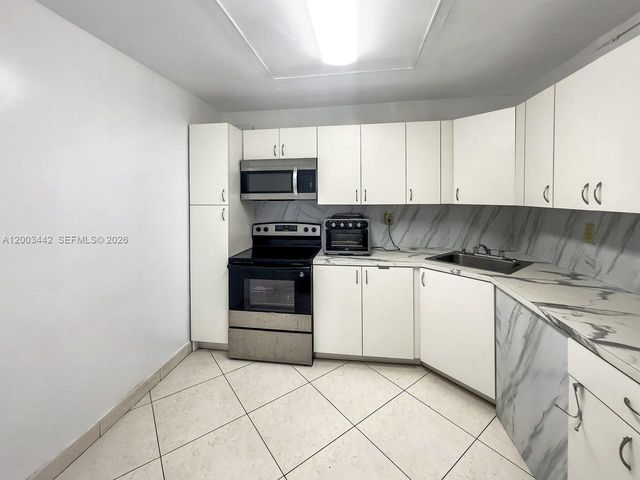 2750 NE 183rd Street 407, Aventura, FL 33160