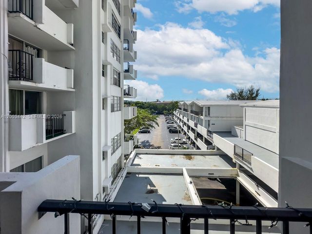 2750 NE 183rd Street 407, Aventura, FL 33160