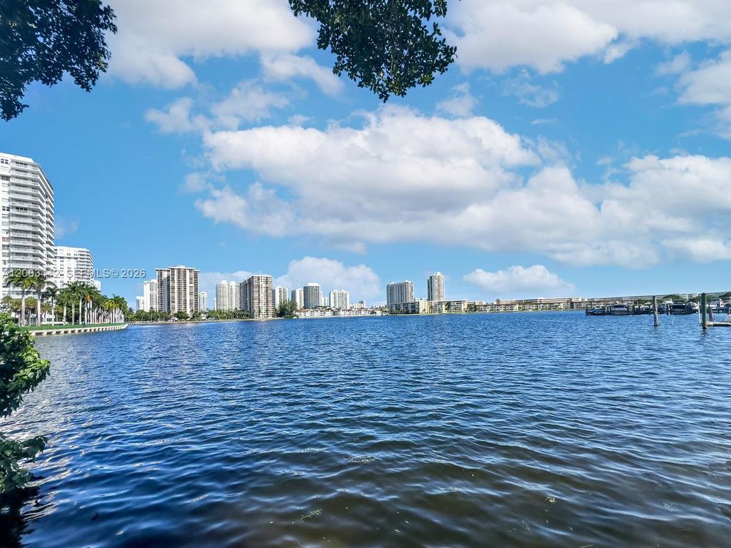 2750 NE 183rd Street 407, Aventura, FL 33160
