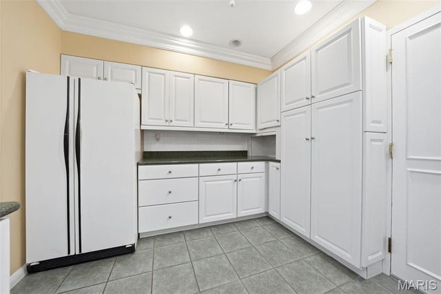 900 S Hanley Road 1D, Clayton, MO 63105