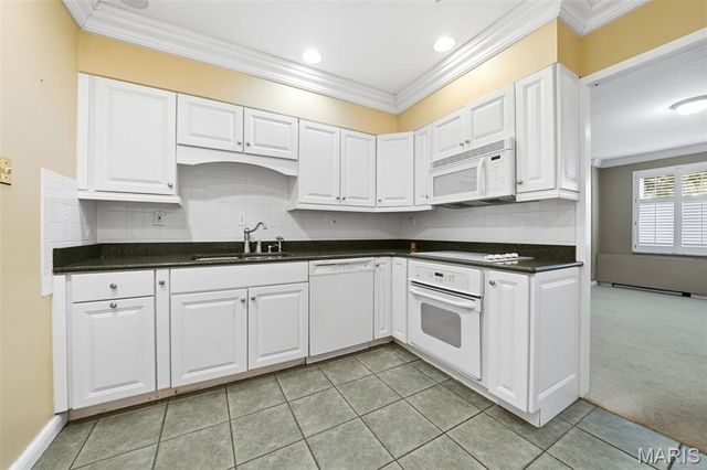 900 S Hanley Road 1D, Clayton, MO 63105