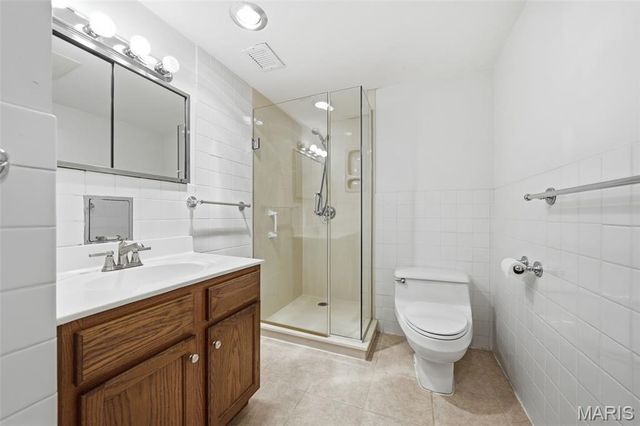 900 S Hanley Road 1D, Clayton, MO 63105